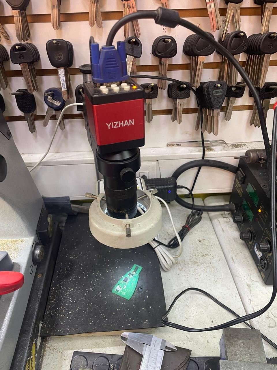 Microscopio para trabajo de electrónica fina