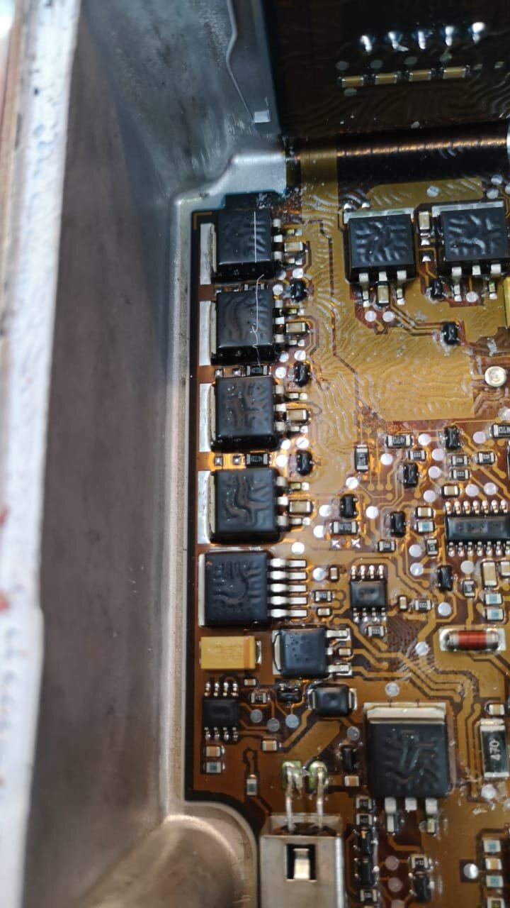 Drivers de inyectores en placa electrónica reparada