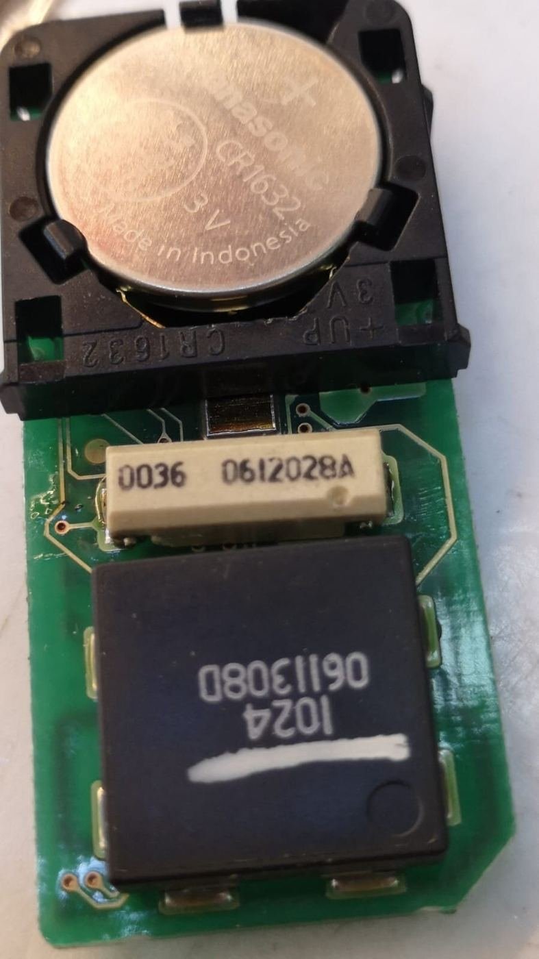 Bobina de transponder cortada dentro de llave de Lexus 250is